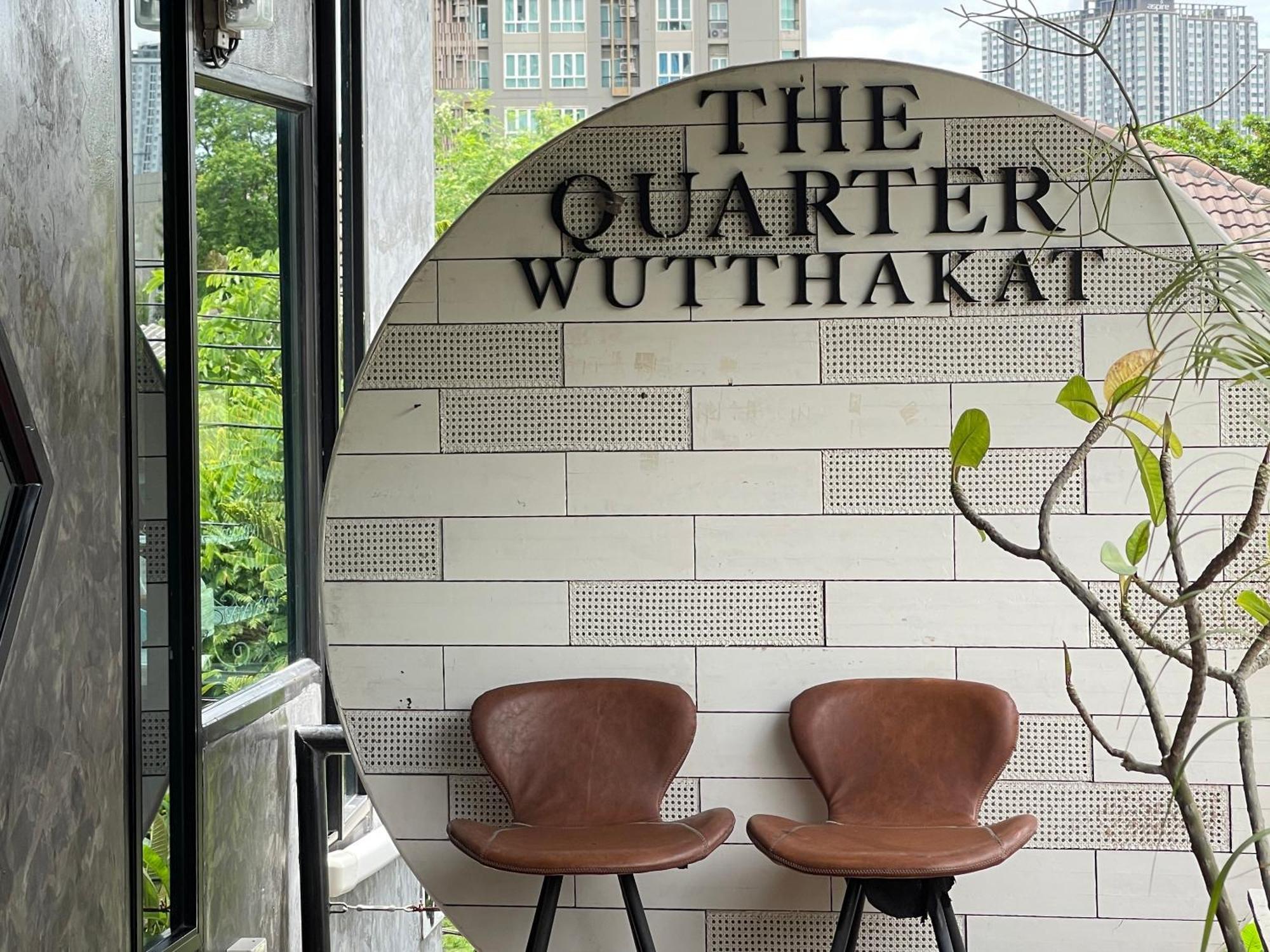 The Quarter Wutthakat Apartment Банкок Екстериор снимка