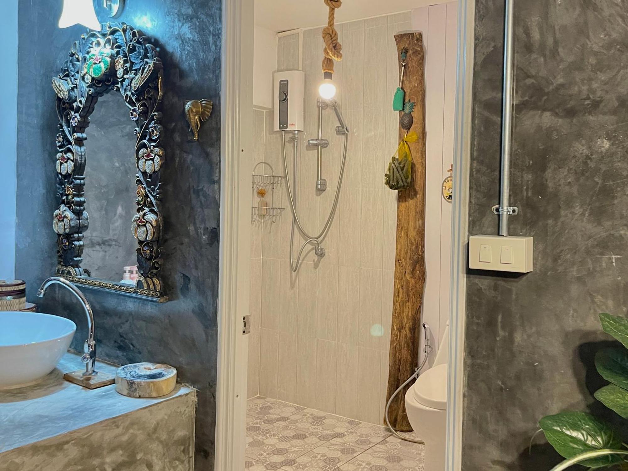 The Quarter Wutthakat Apartment Банкок Стая снимка